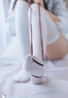 机灵姐压腿哭了